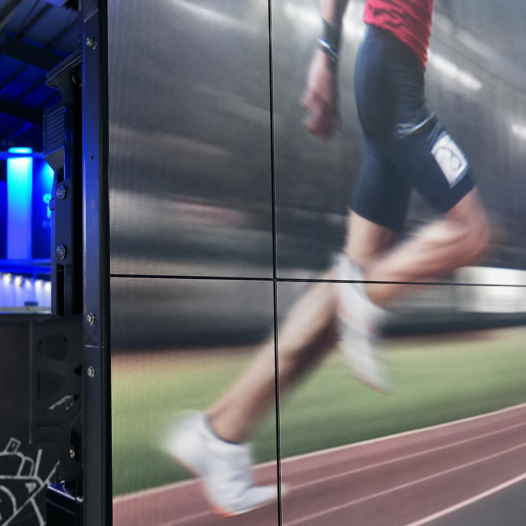 Digital signage visualization of what is frame-accurate playback?