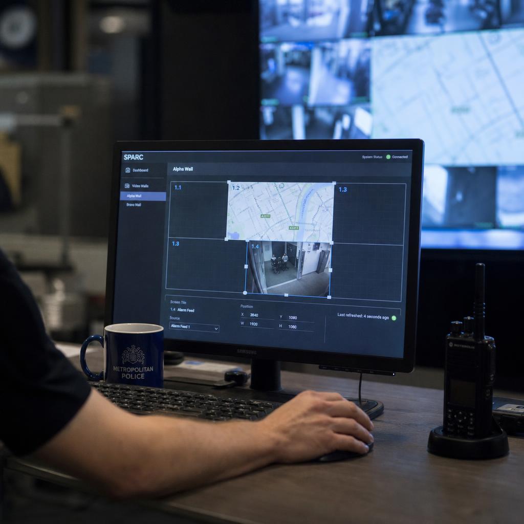 Control Room Dashboard Displays: A Guide — digital signage in action